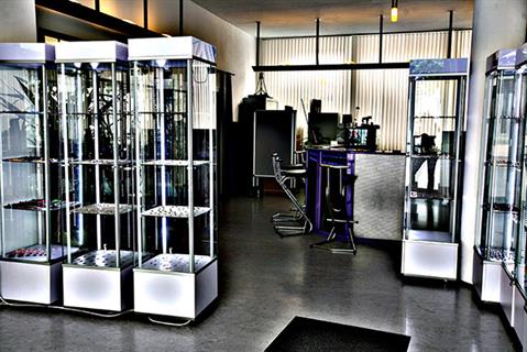 JAVAD Piercingstudio Kaiserslautern professioneller Piercer und T�towierer