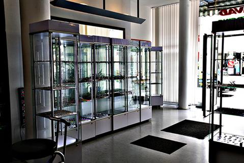 JAVAD Piercingstudio Kaiserslautern professioneller Piercer und T�towierer